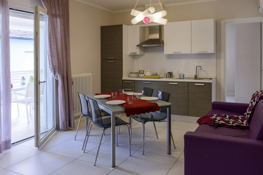 Residence Millecento Чезенатико Стая снимка