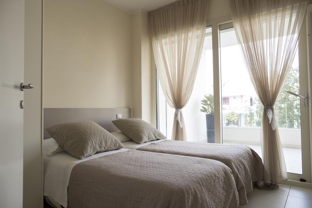 Residence Millecento Чезенатико Екстериор снимка